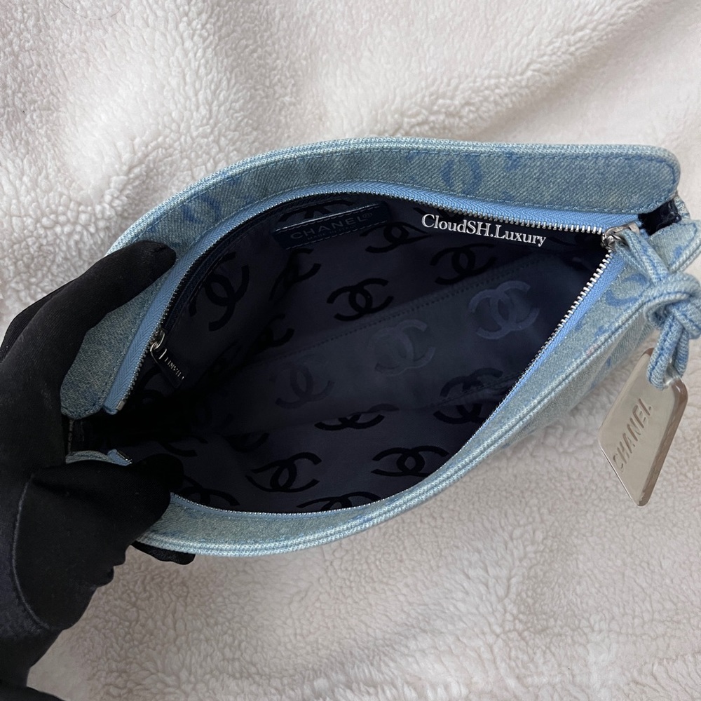 Auth Chanel Rare Stencil CC Logo Denim Clutch Pouch -Excellent - Picture 3 of 13